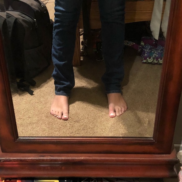 ❌ SOLD! Hollister Jeans - Picture 4 of 7
