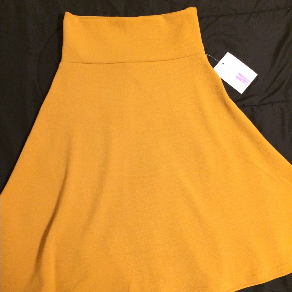 ❤️SOLD❤️Lularoe Azure Mustard Yellow Skirt