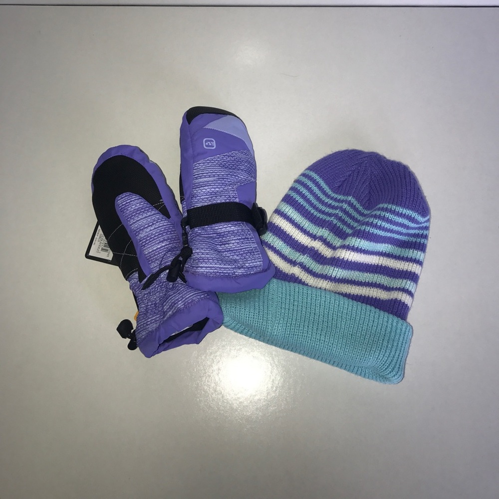 Free country girls mittens and hat