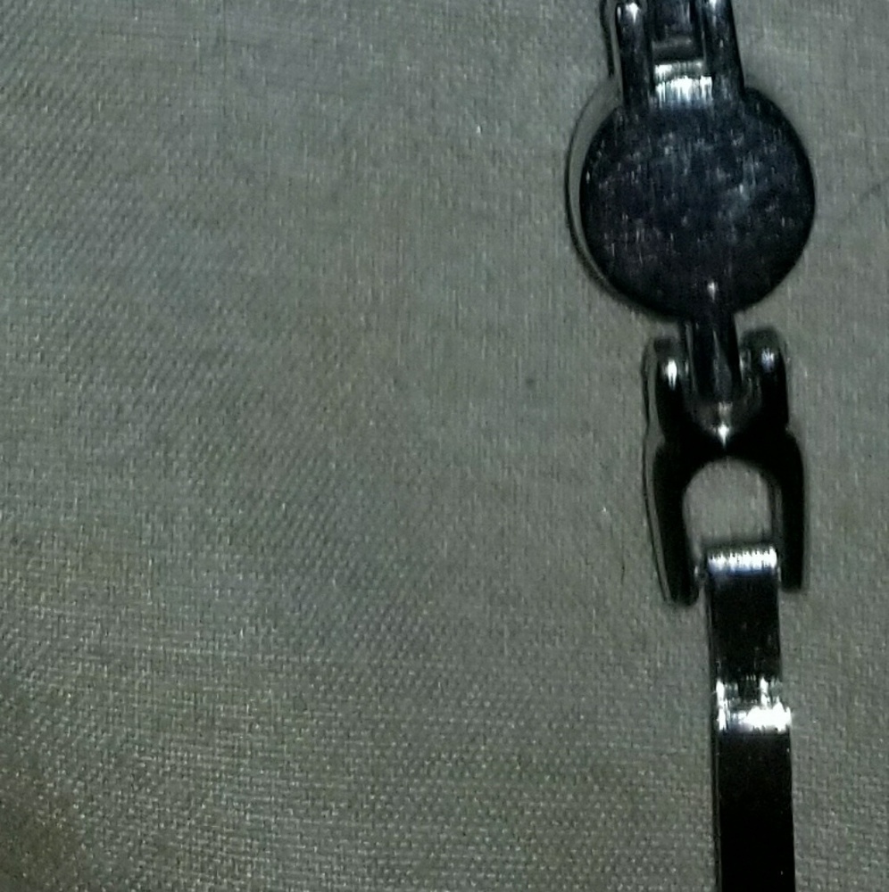 Pretty watch - Picture 3 of 3