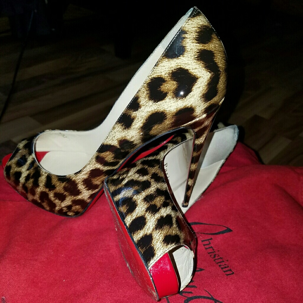 Christian Louboutin Peep Toe