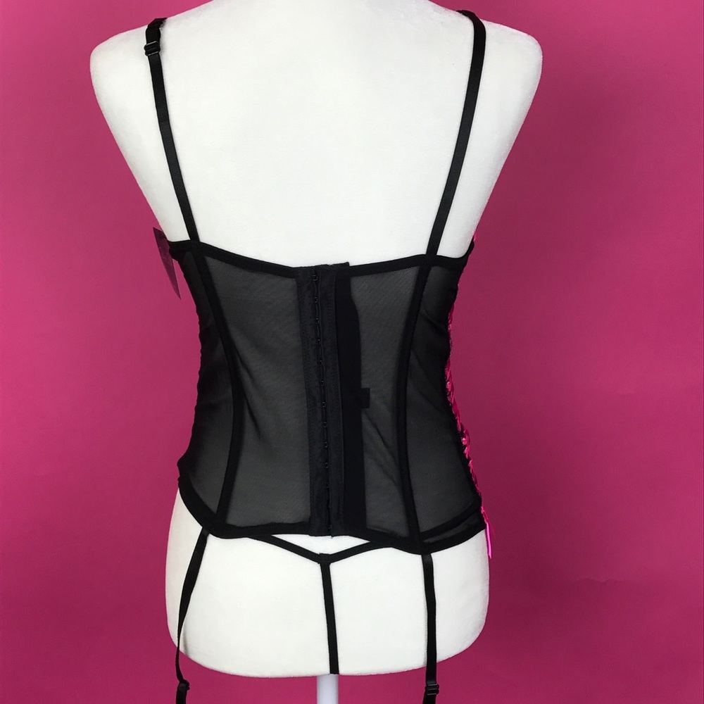 Lace corset w/ hot pink lace up side + g-string - Picture 6 of 6