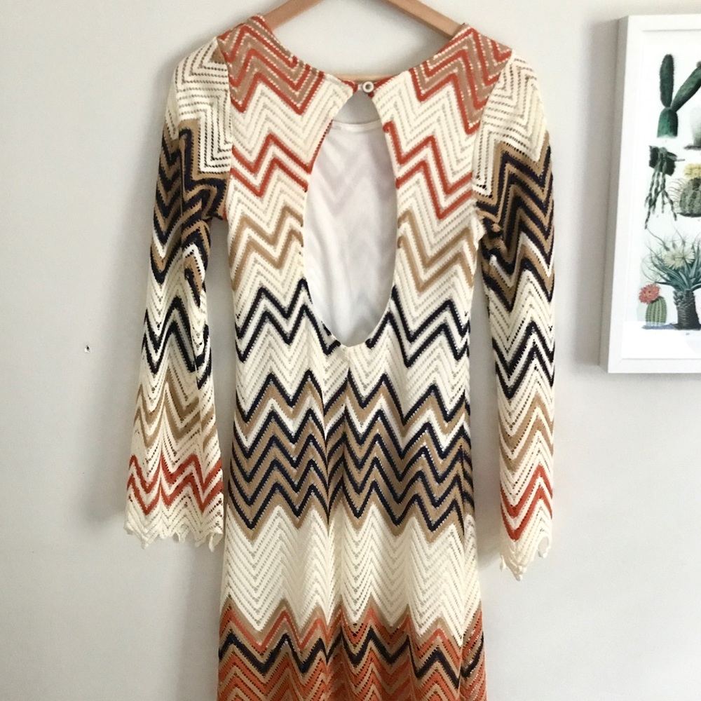 Lightweight knit bell sleeved dress - Size Medium