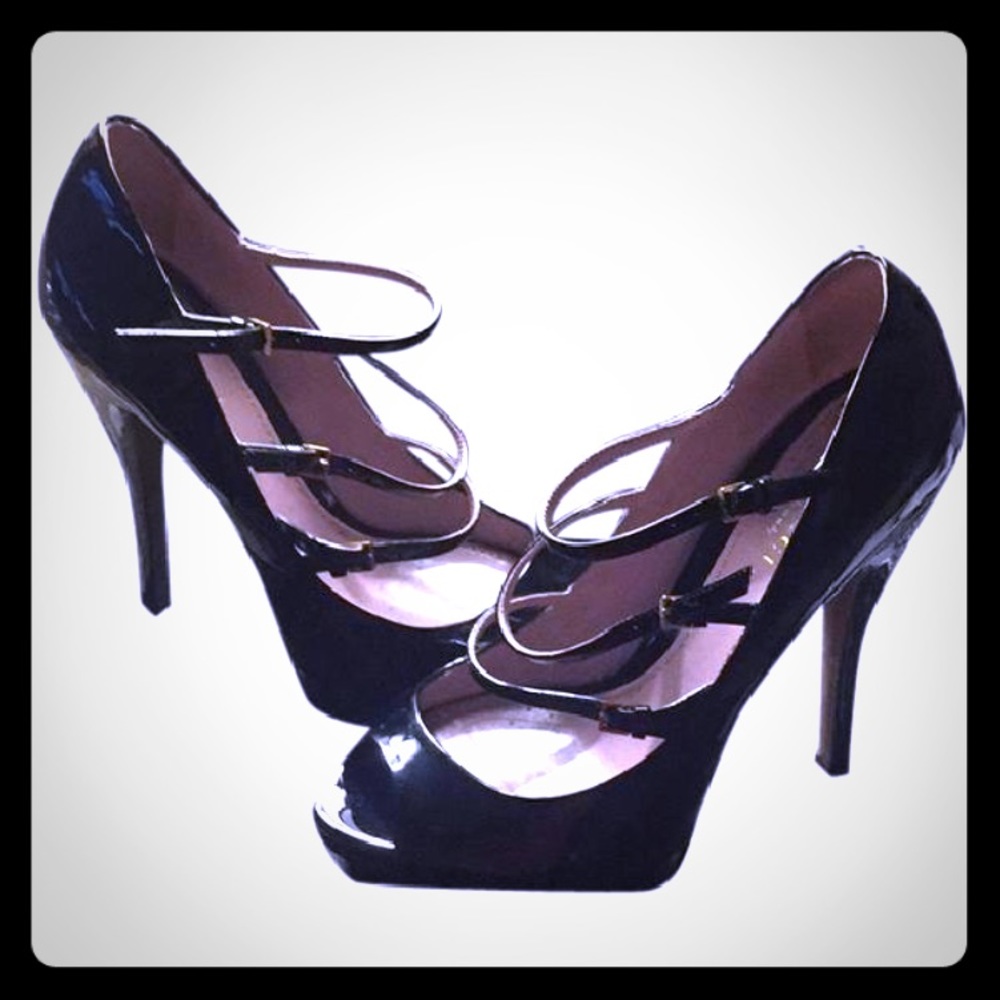 Gucci vernise pumps