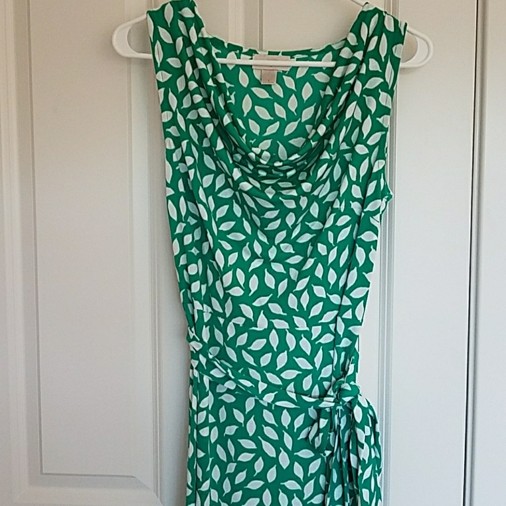 Like New Ann Taylor Loft Leaf Print Dress