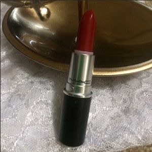 MAC Russian Red
