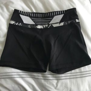 Black lulu lemon spandex shorts