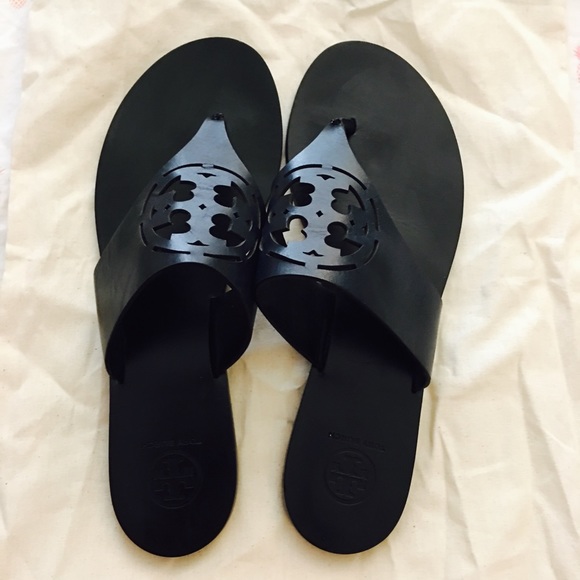 🖤SOLD🖤Tory Burch Zoey flip flop sandals black 9 - Picture 1 of 4