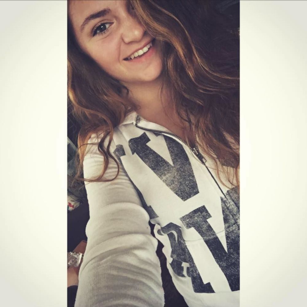 Meet your Posher, Chloe