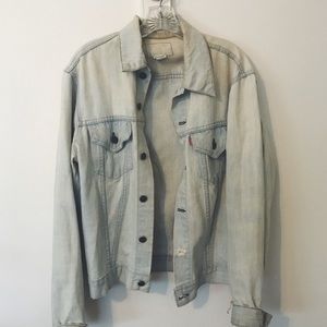 Urban Outfitters Levi's Light wash denim jacket
