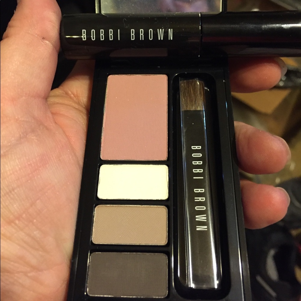 NIB Bobbi Brown weekend Palette