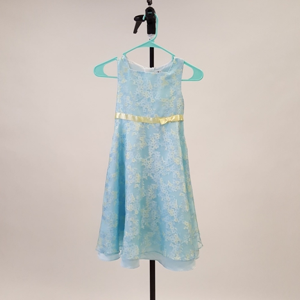 Girls Sunday, dressy dress size 6x, blue floral