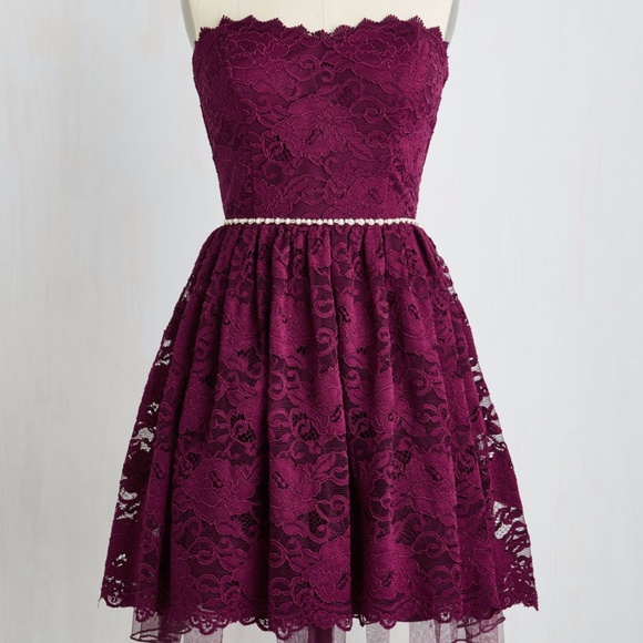 NEW!! Stunning Deep Purple Lace Cocktail Dress - Picture 2 of 7