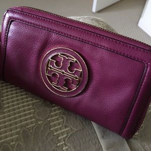 EUC Tory Burch Wallet