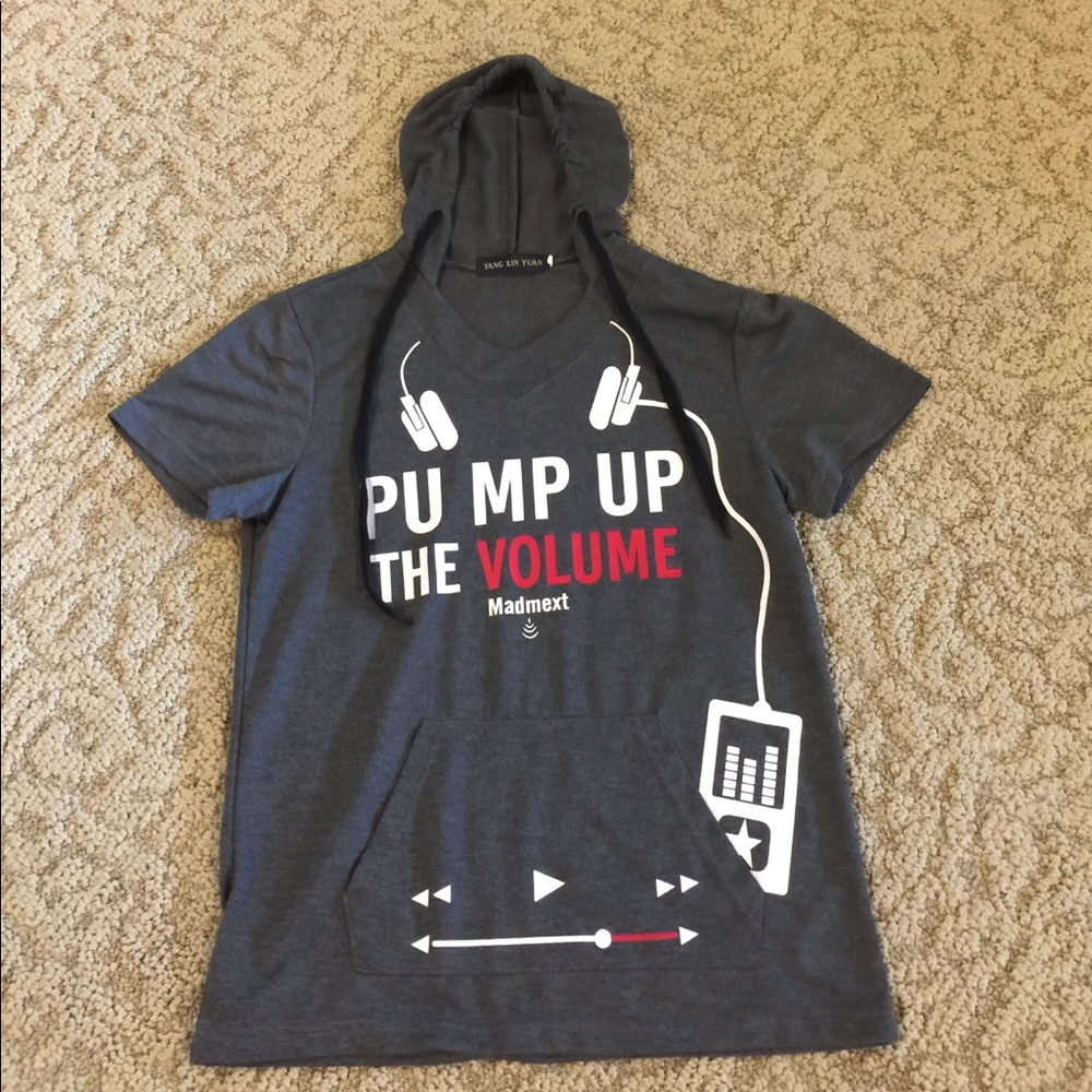 NEW HOODIE GRAPHIC BOYS LARGE IN GRAY, RED, WHITE