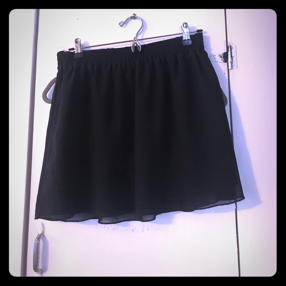 Black skater skirt