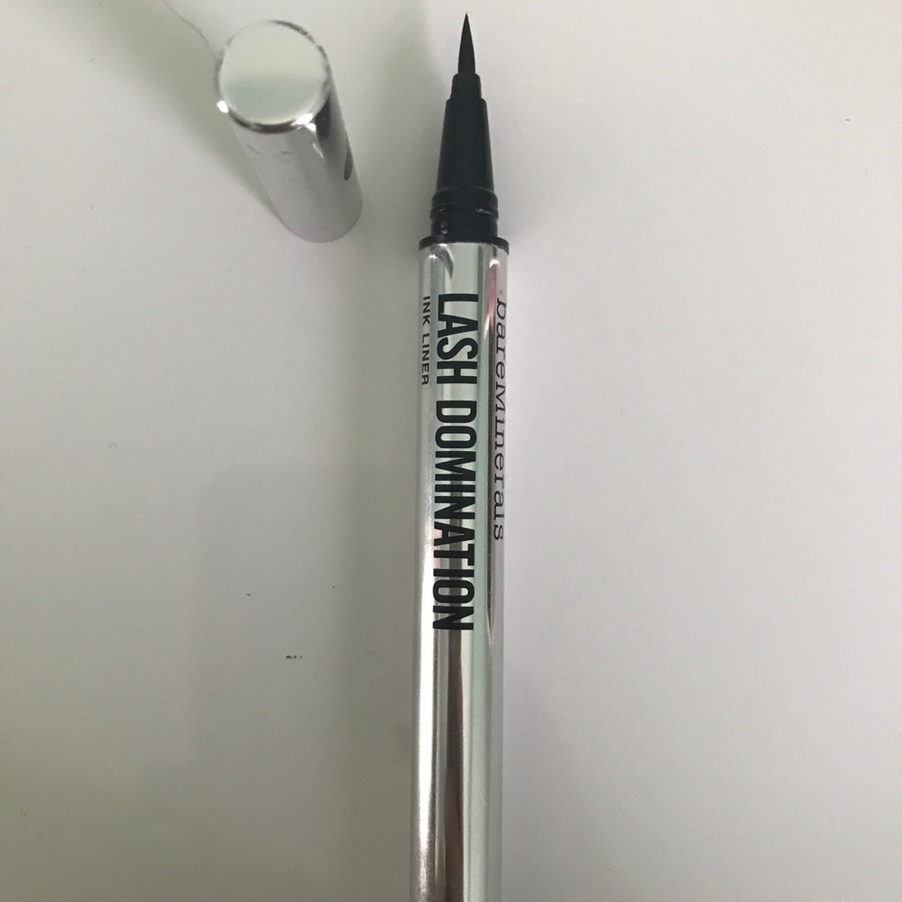 bareMinerals Lash Domination Liquid Eye Liner