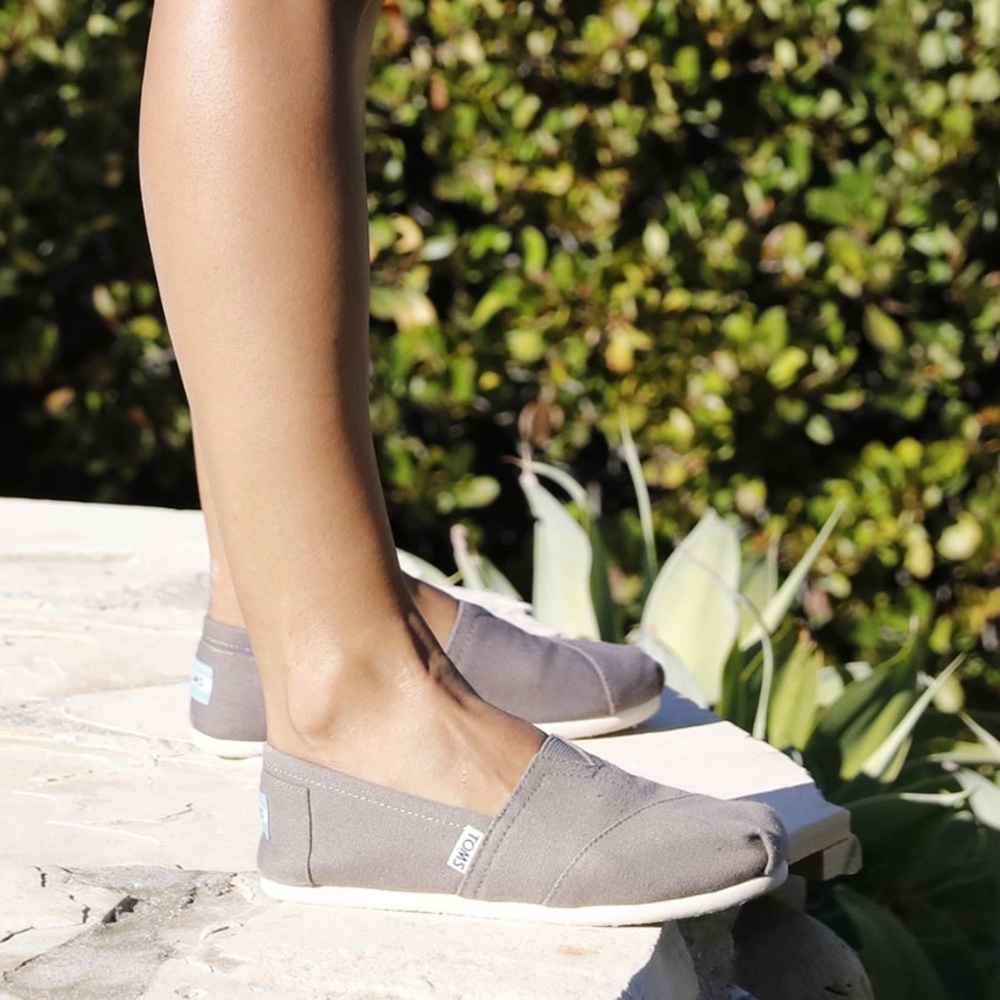 Toms Classics Slip On Shoes in Ash Canvas 8.5