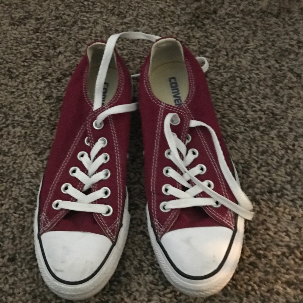 Maroon converse