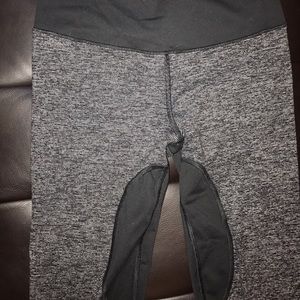 VS Sports Yoga Capris (sz XSmall)