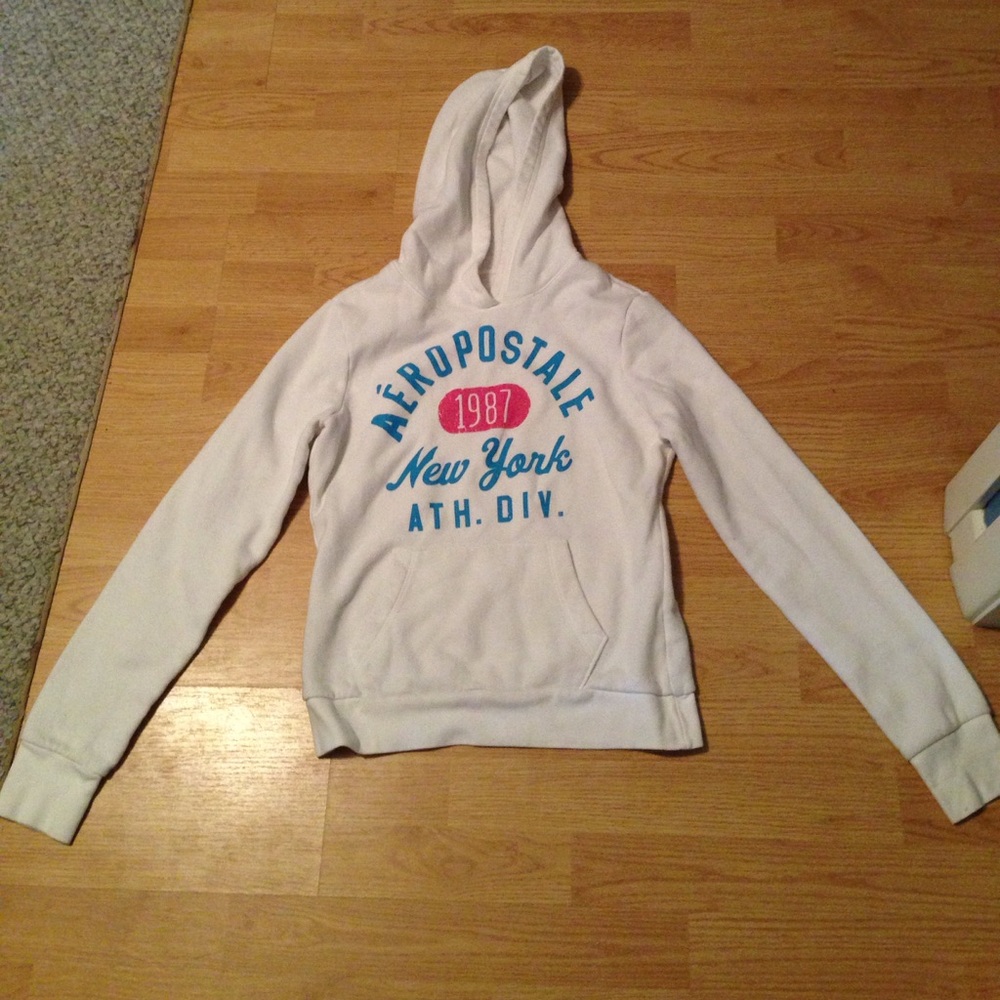 Aeropostale white sweatshirt