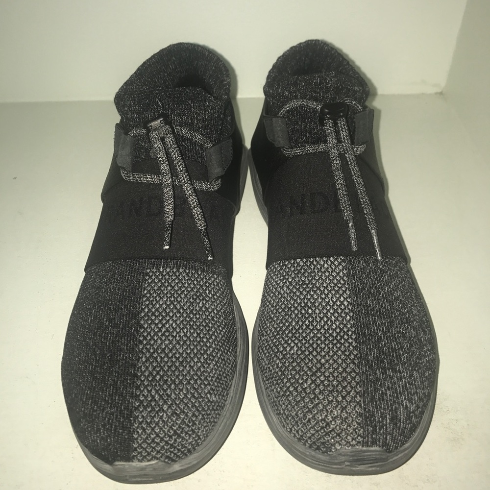 Brand Black shoes, size 9. Semi worn.