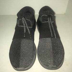 Brand Black shoes, size 9. Semi worn.