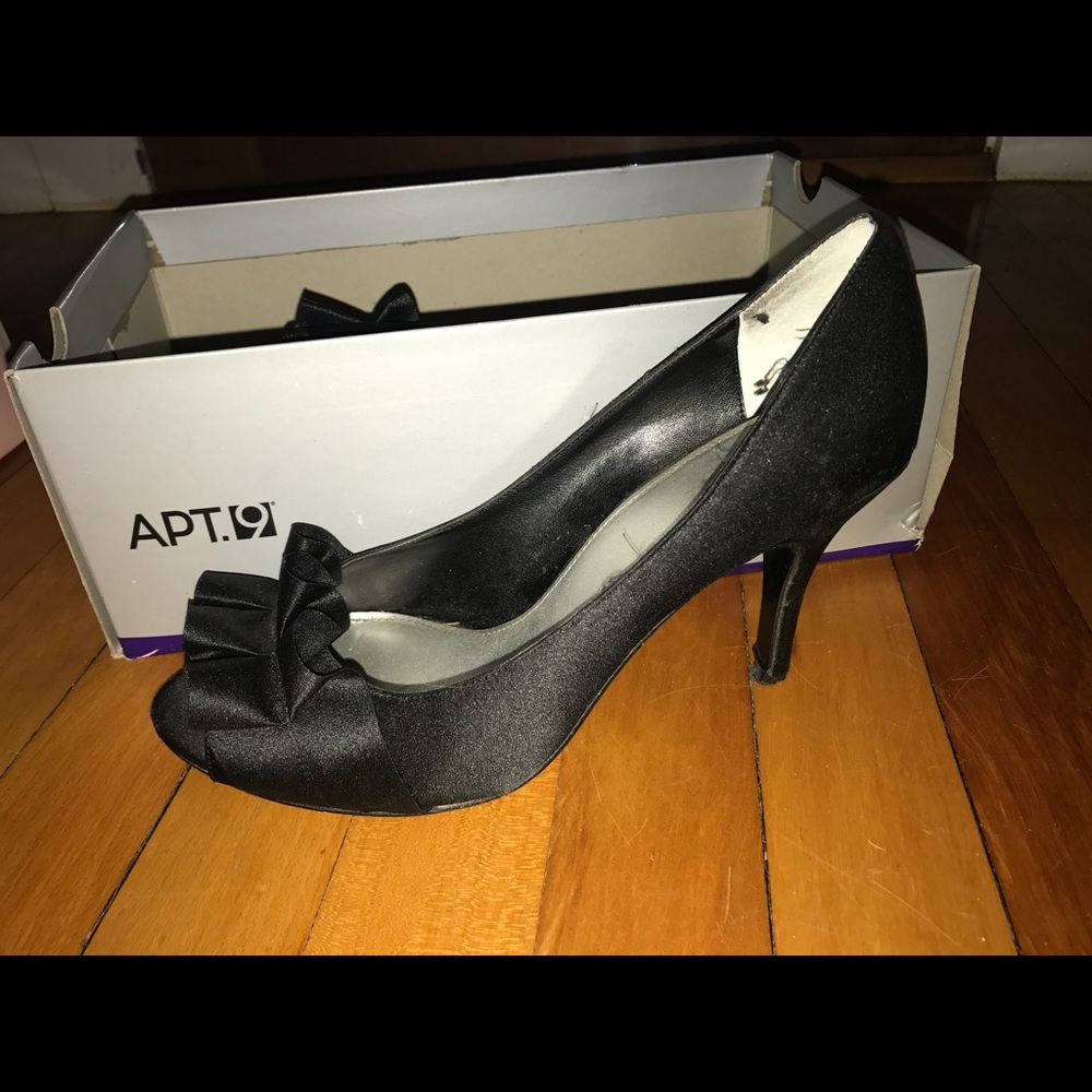 Apt.9 black 3 inch heels