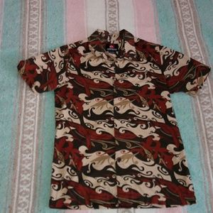 Boy's Quicksilver shirt medium