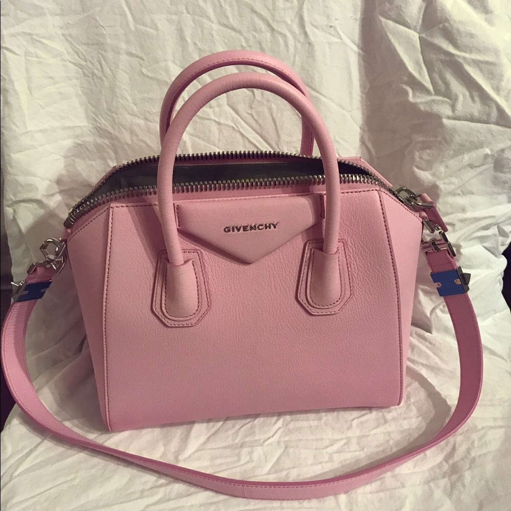 Givenchy - Small Antigona in Pink