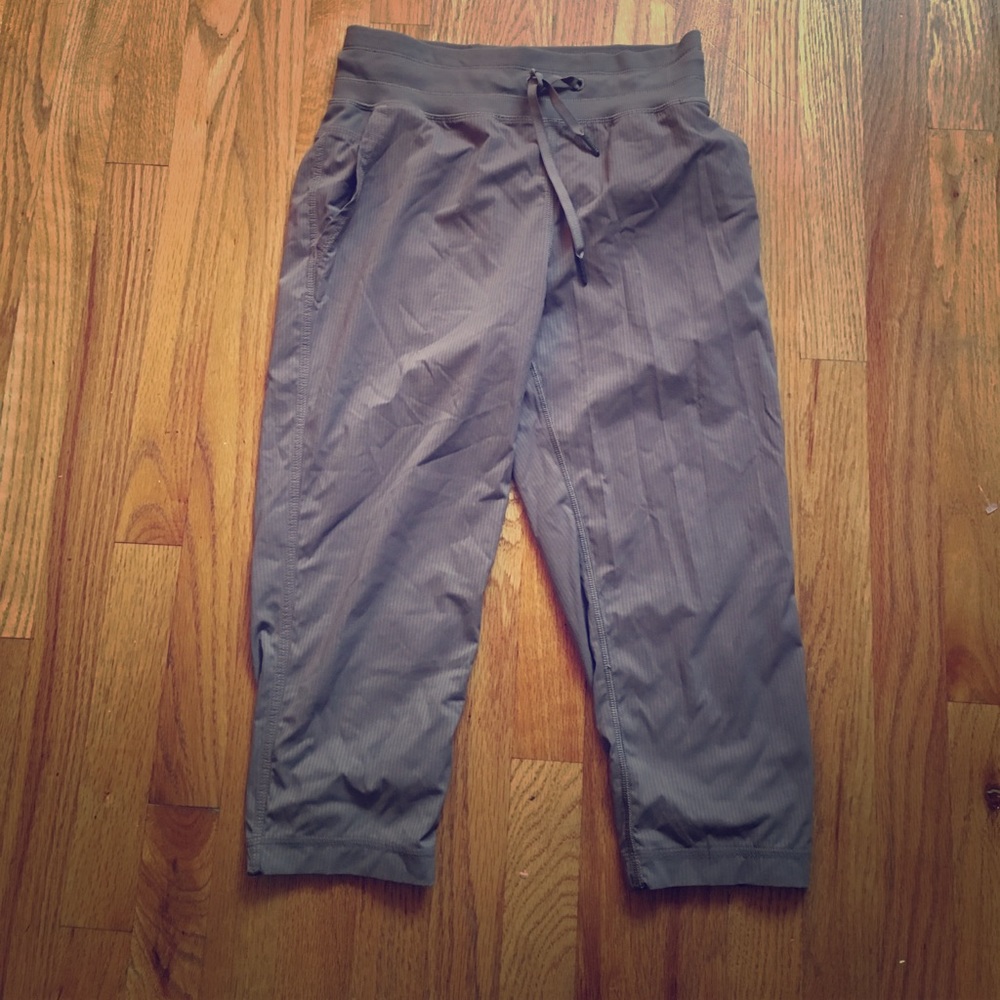 LuluLemon Capri Studio Pant