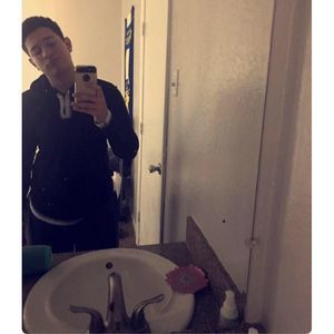 Meet your Posher, Diego j