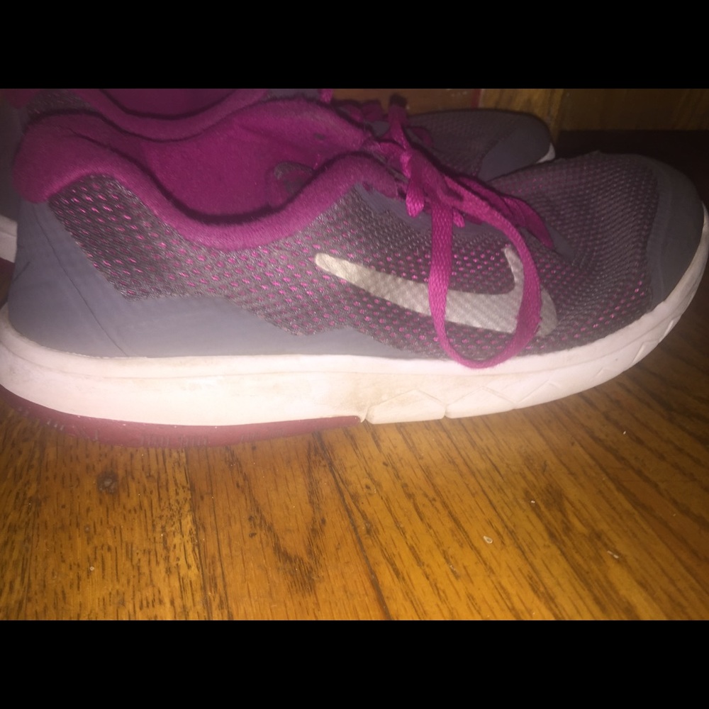 Size 6 Girls Nike Shoes
