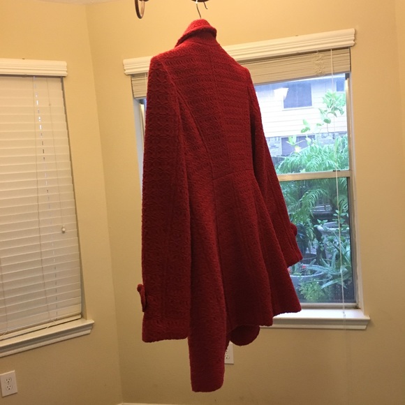 Red jacket - Picture 3 of 7