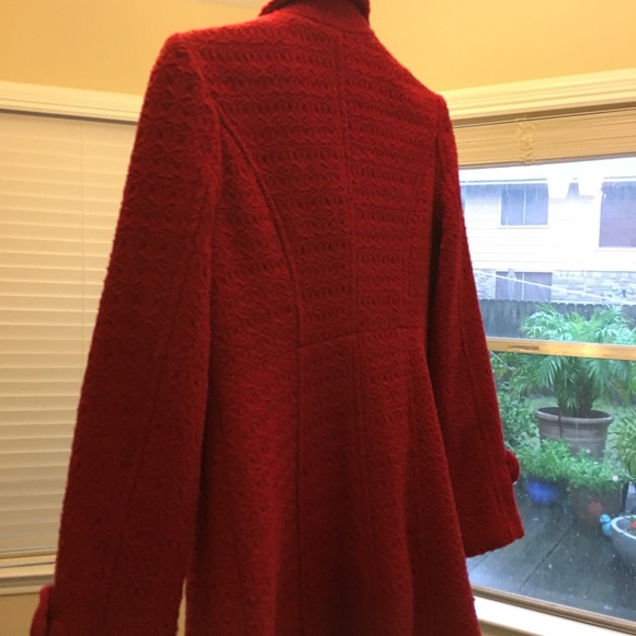 Red jacket - Picture 5 of 7
