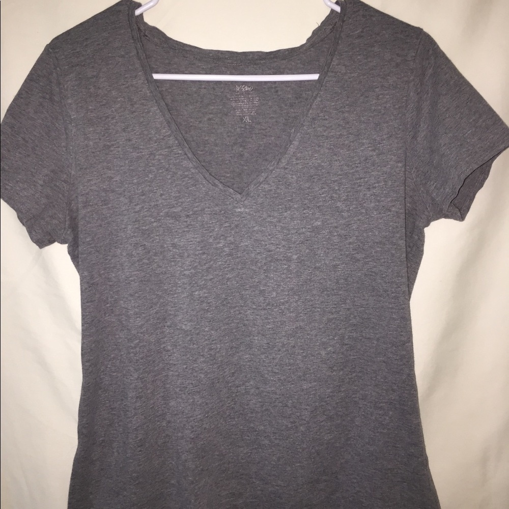Grey tee