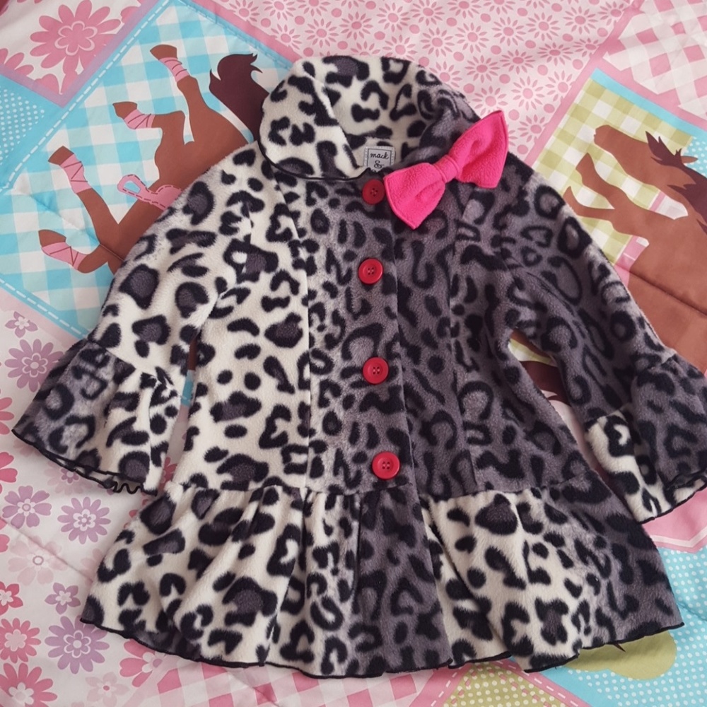 Mack & Co 2t sweater / coat for little girl.