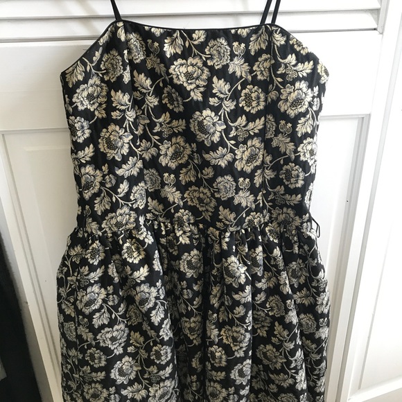 Elegant Un Deux Trois dress. - Picture 3 of 4