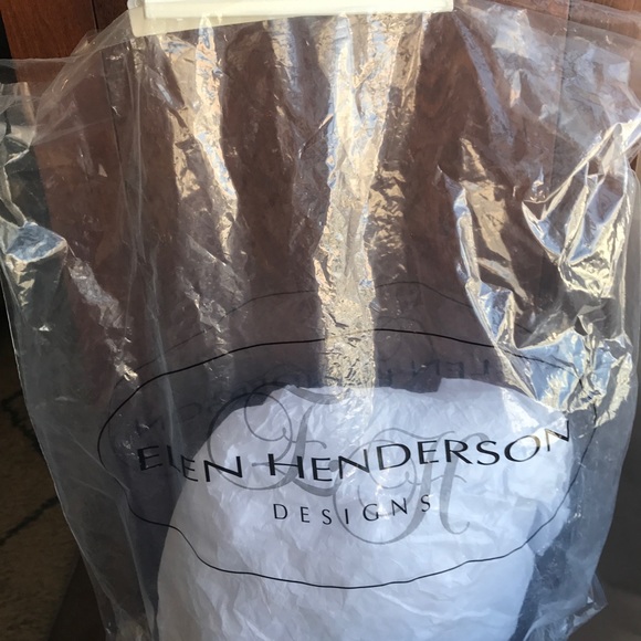 Elen Henderson Crystal Infinity Wedding Veil - Picture 6 of 8