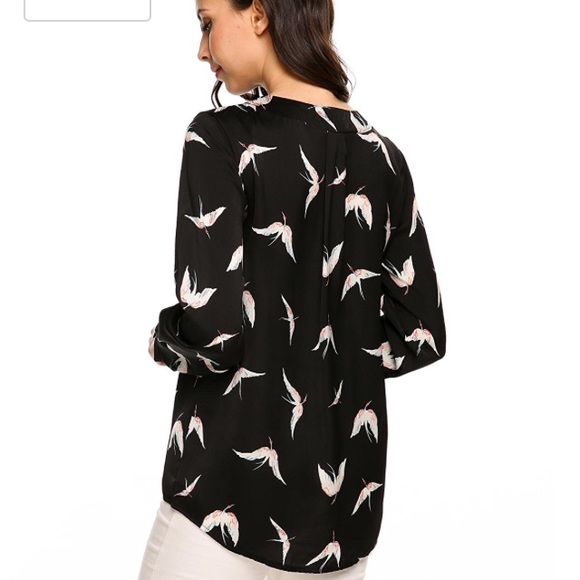 Blouse. New with tags. - Picture 5 of 5