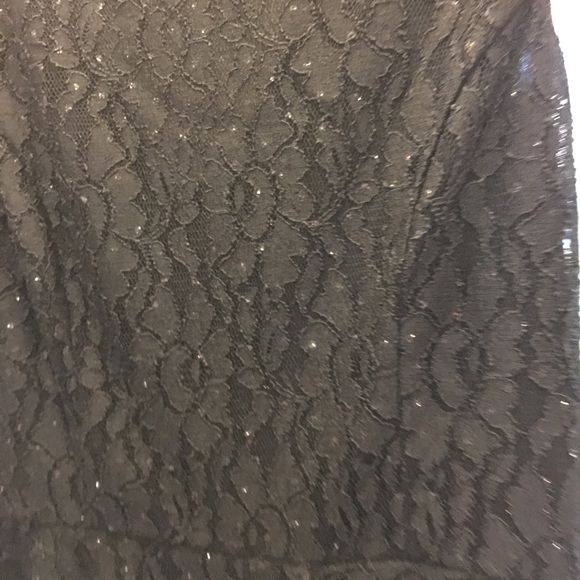 Black dress - Picture 6 of 6