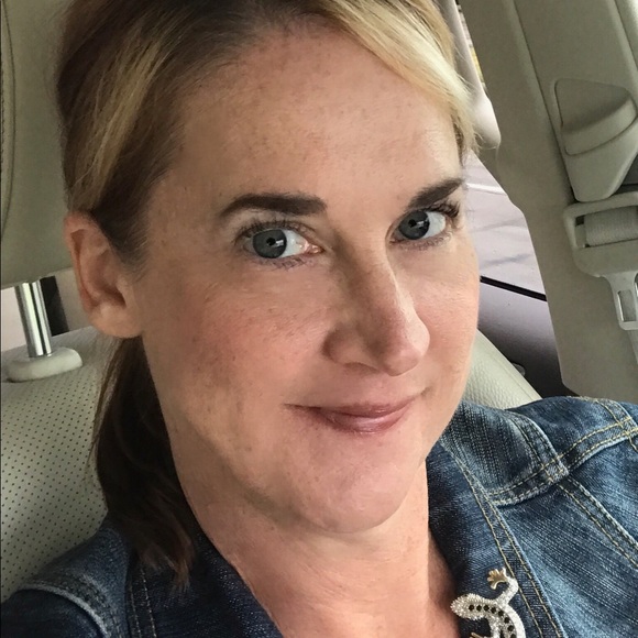 Meet your Posher, Karyn - Picture 1 of 1