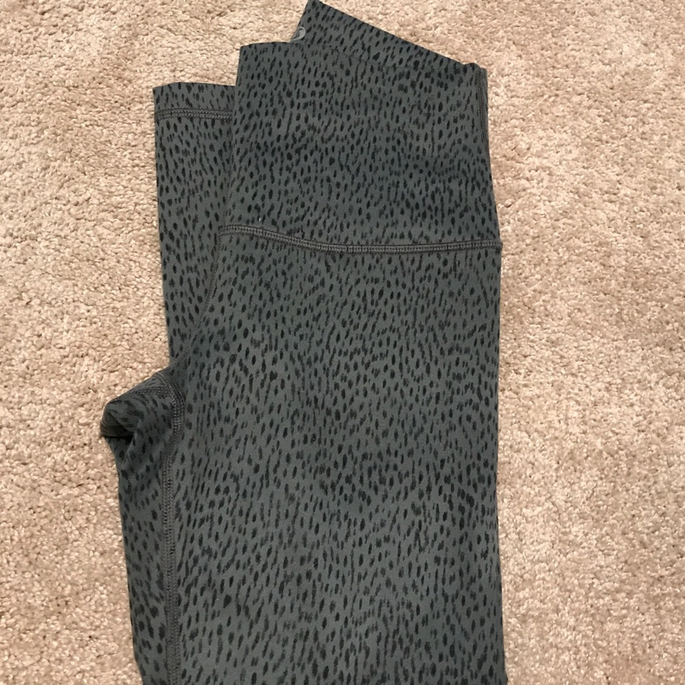 Lululemon pants size 4