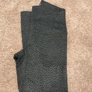 Lululemon pants size 4