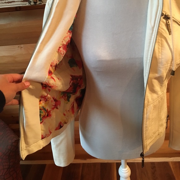 Cream Leather jacket - Picture 3 of 4