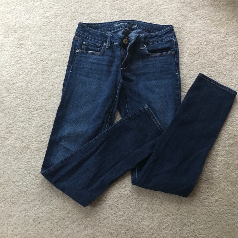 Dark wash American eagle skinny jeans
