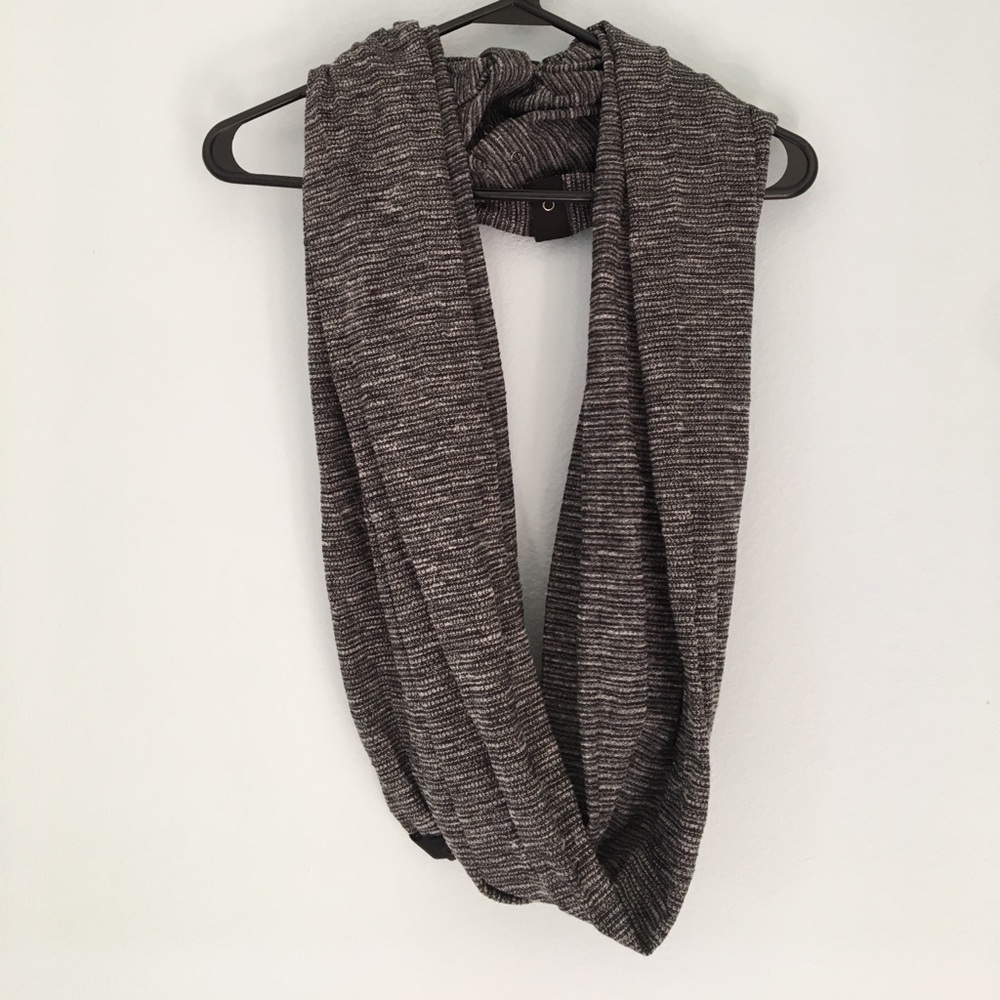 Lululemon scarf