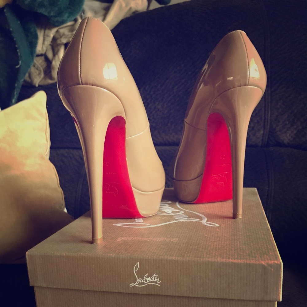 🚫SOLD🚫CL Bianca Camel Patent Platforms🚫SOLD🚫