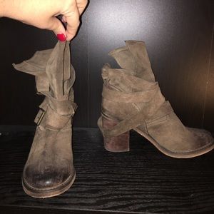 Dark brown squads heeled Jeffrey Campbell boots