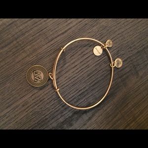 Dz Alex & Ani